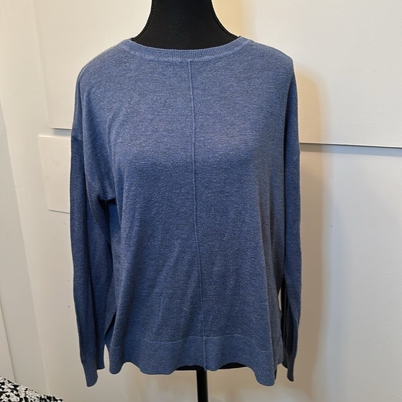 H&M blue top light sweater size M - Picture 3 of 6